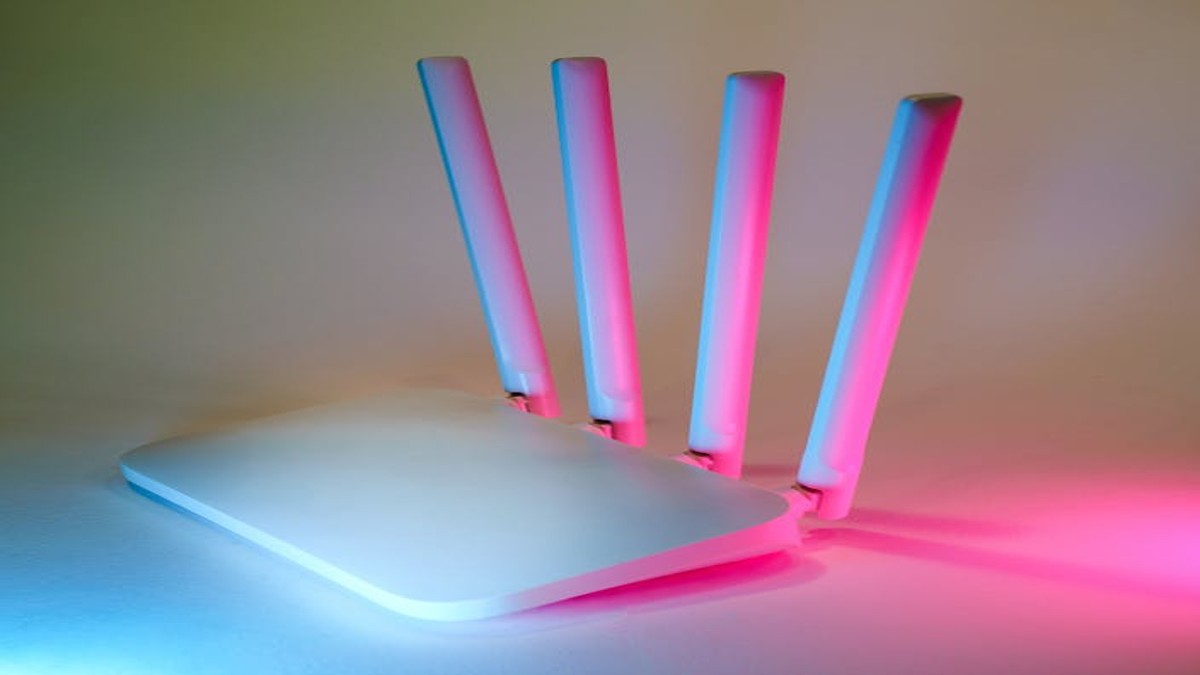 Home Wi-Fi Router Buying Guide: Mesh vs. Traditional and Latest Standards Explained