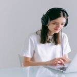 How to Start Freelancing Online: A Beginner’s Guide to Earning From Home