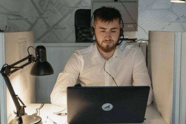 Advanced cold email outreach tactics for attracting US enterprise clients. - Featured Image