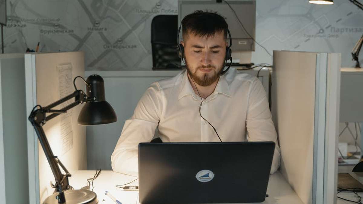 Advanced cold email outreach tactics for attracting US enterprise clients. - Featured Image