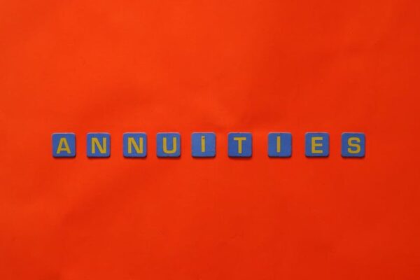 Annuity Laddering: Crafting Inflation-Resistant Retirement Income Streams for US Retirees - Featured Image