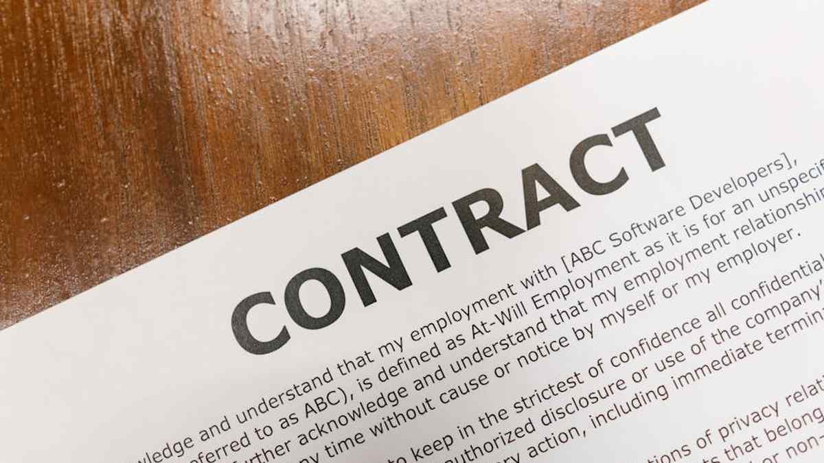 Avoiding employment misclassification: W2 vs. 1099 for your remote digital team members in the US. - Featured Image