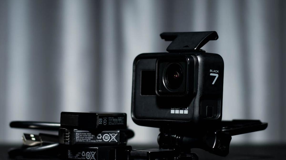 Best Action Cameras for Mountain Biking: Image Stabilization and Battery Life - Featured Image