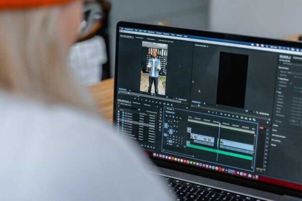 Best AMD Ryzen 7000 Series Laptops for Video Editing: A Performance Showdown - Featured Image