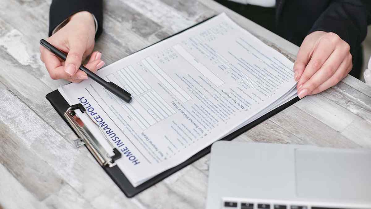 Best practices for reviewing and updating business insurance policies annually for growing tech startups. - Featured Image