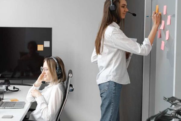 Building a Recurring Revenue Model for B2B Service Providers Using Membership Platforms and US-Based CRM - Featured Image