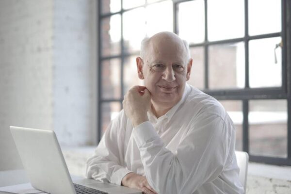 Building a thriving paid community on Circle for US industry experts. - Featured Image