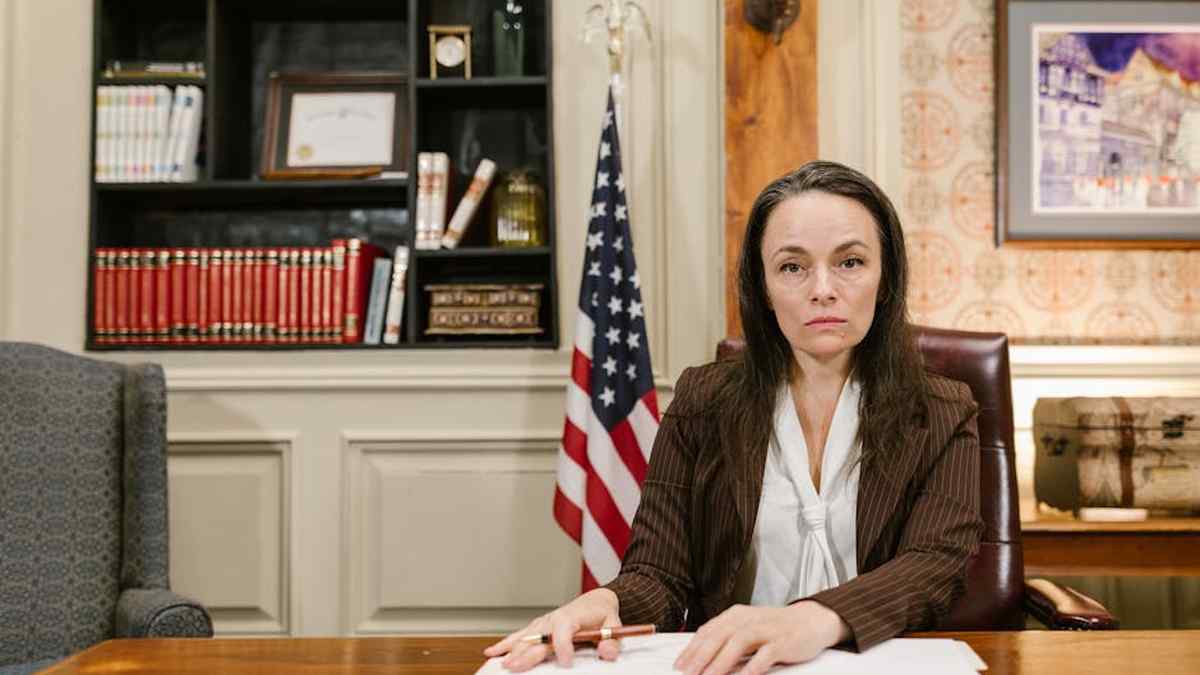 Choosing the right business insurance for a remote US digital consulting firm. - Featured Image