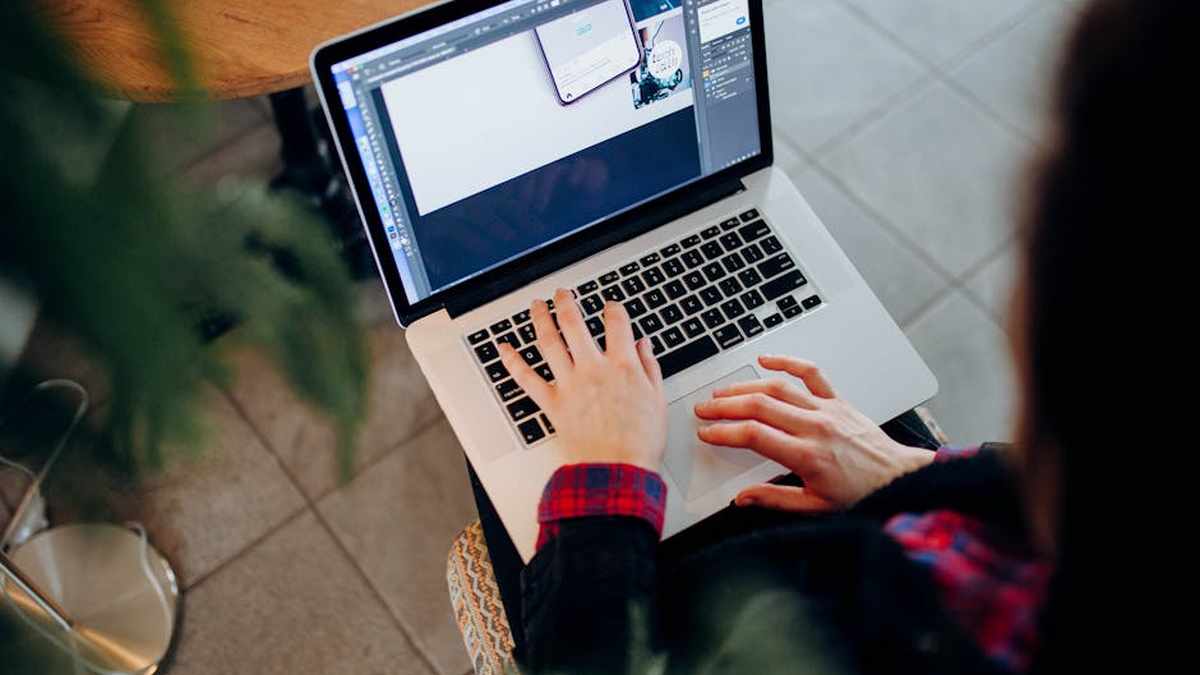 Choosing the right project management software for asynchronous US remote teams. - Featured Image