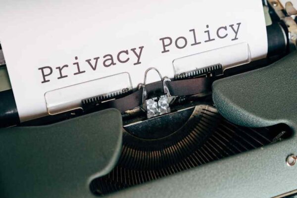 Crafting a compliant privacy policy for a mobile app collecting location data in the USA. - Featured Image
