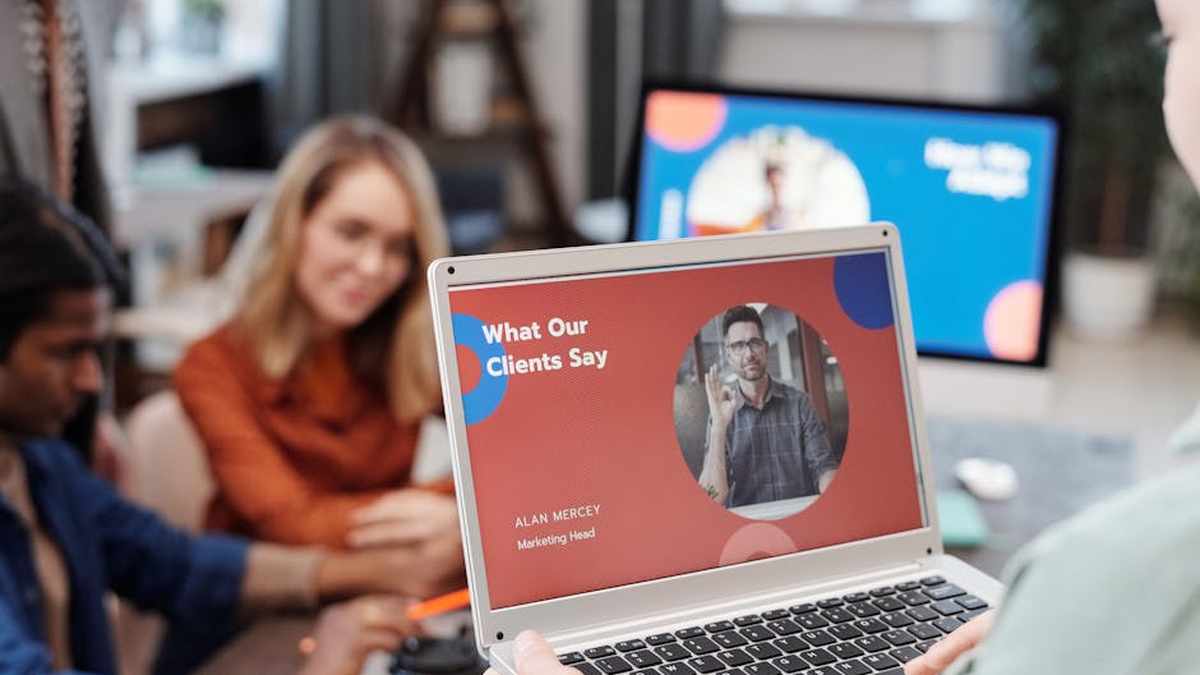 Crafting compelling Fiverr Pro gigs to attract premium US small business clients. - Featured Image