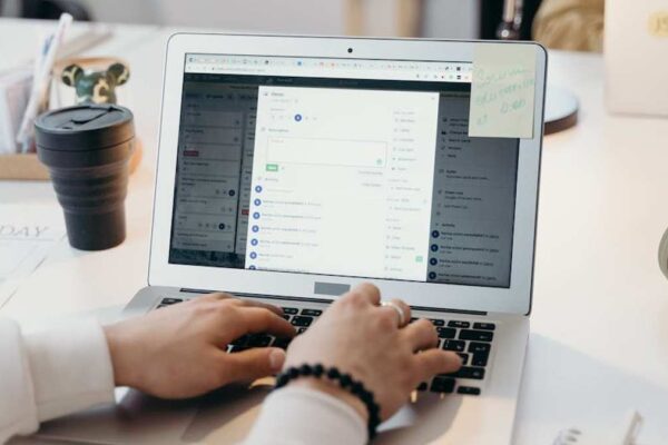 Creating and selling Notion templates for US project managers. - Featured Image