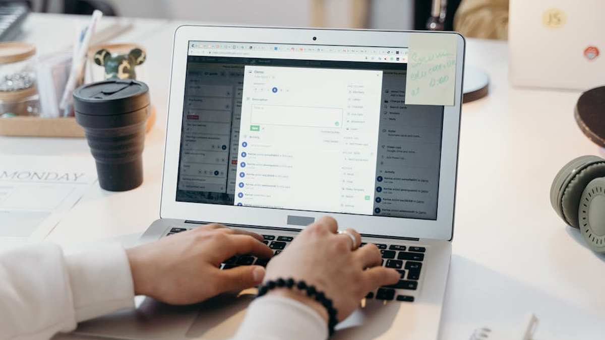 Creating and selling Notion templates for US project managers. - Featured Image