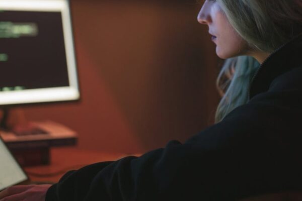 Deep Dive: Using Pipedrive CRM to Optimize Sales Funnels for US B2B Companies. - Featured Image