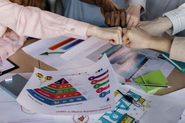 Developing a Scalable Customer Success Playbook for Enterprise SaaS Clients - Featured Image