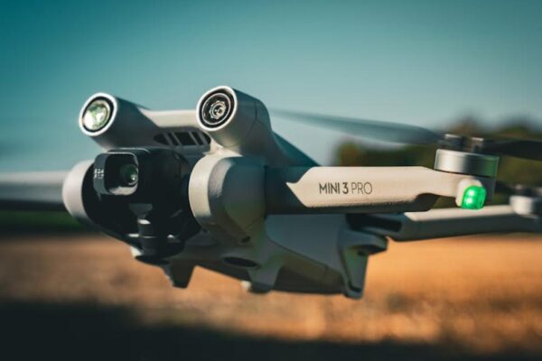 DJI Mini 4 Pro vs. Autel EVO Nano+: Sub-250g Drone Photography Comparison - Featured Image