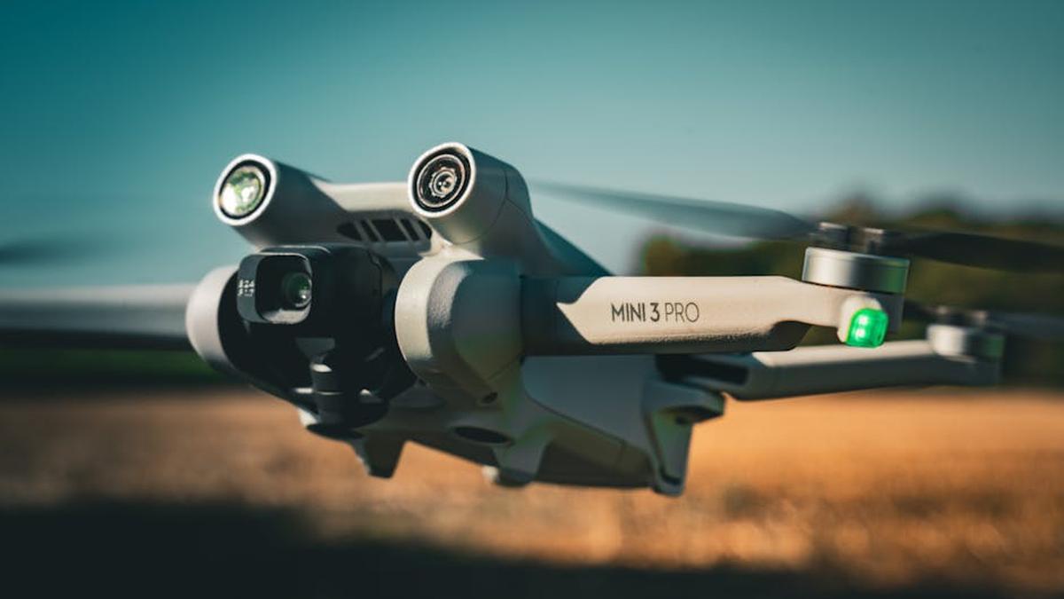 DJI Mini 4 Pro vs. Autel EVO Nano+: Sub-250g Drone Photography Comparison - Featured Image