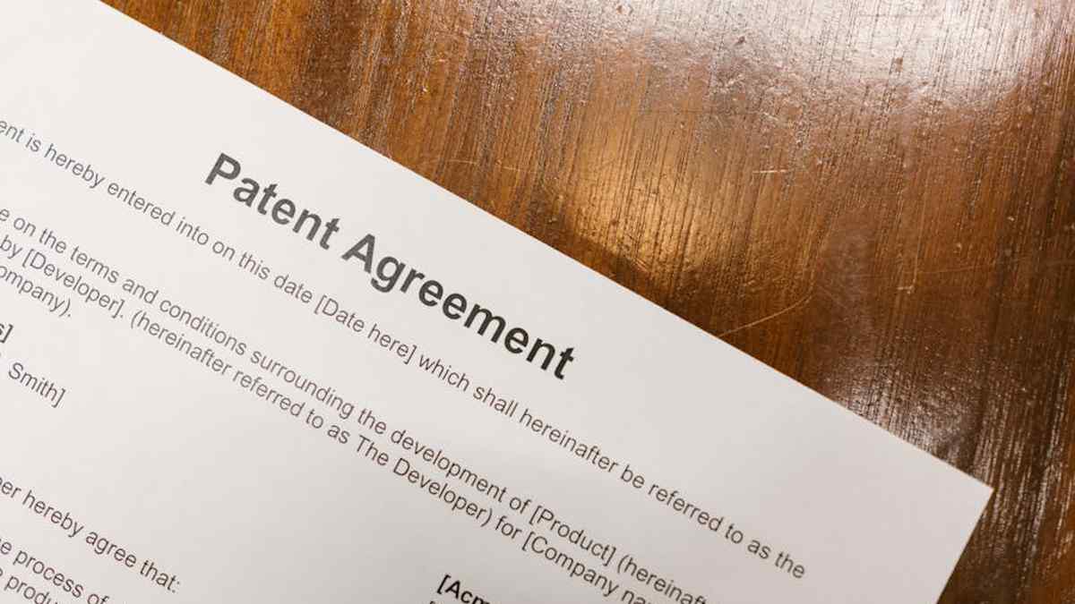 Drafting an ironclad independent contractor agreement for freelance software developers. - Featured Image