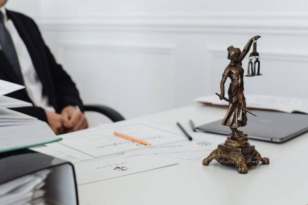 Establishing a Robust Legal Documentation System for US Cloud-Based Businesses - Featured Image