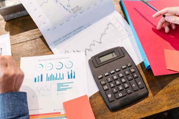 Evaluating Private Equity Fund-of-Funds for US Accredited Investors Seeking Diversification - Featured Image