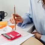 FreshBooks vs. Wave Accounting: Invoicing and Accounting for US Freelancers and Solopreneurs. - Featured Image