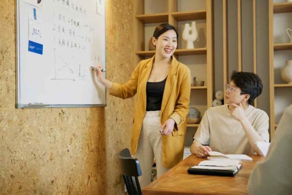 How to Structure a Sales Development Representative (SDR) Team for SaaS Outbound - Featured Image