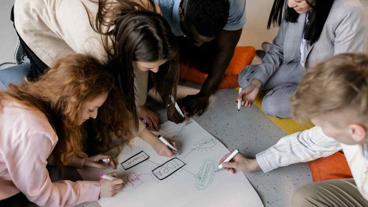 Hyper-Targeted Content Localization for USA SaaS Growth: Engaging Diverse Regional Audiences - Featured Image