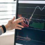 Implementing a barbell investment strategy for high-growth tech stock portfolios. - Featured Image