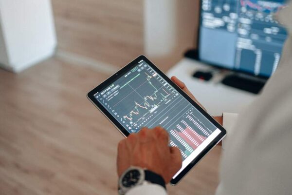 Integrating Business and Personal Finance for US SaaS Founders: A Holistic Approach - Featured Image