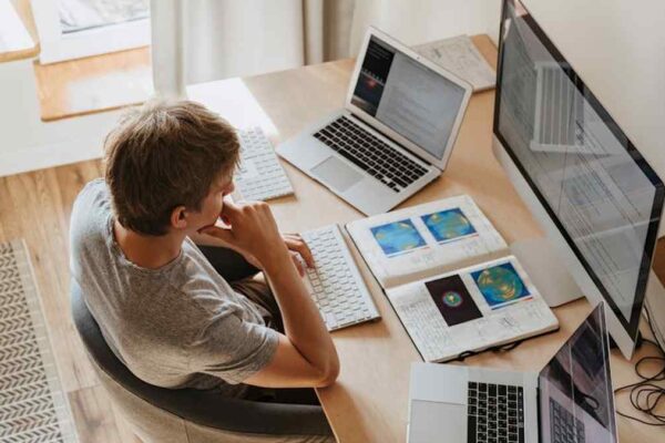 Jira Software vs. Linear.app: Project Tracking for High-Growth US Software Development Teams. - Featured Image