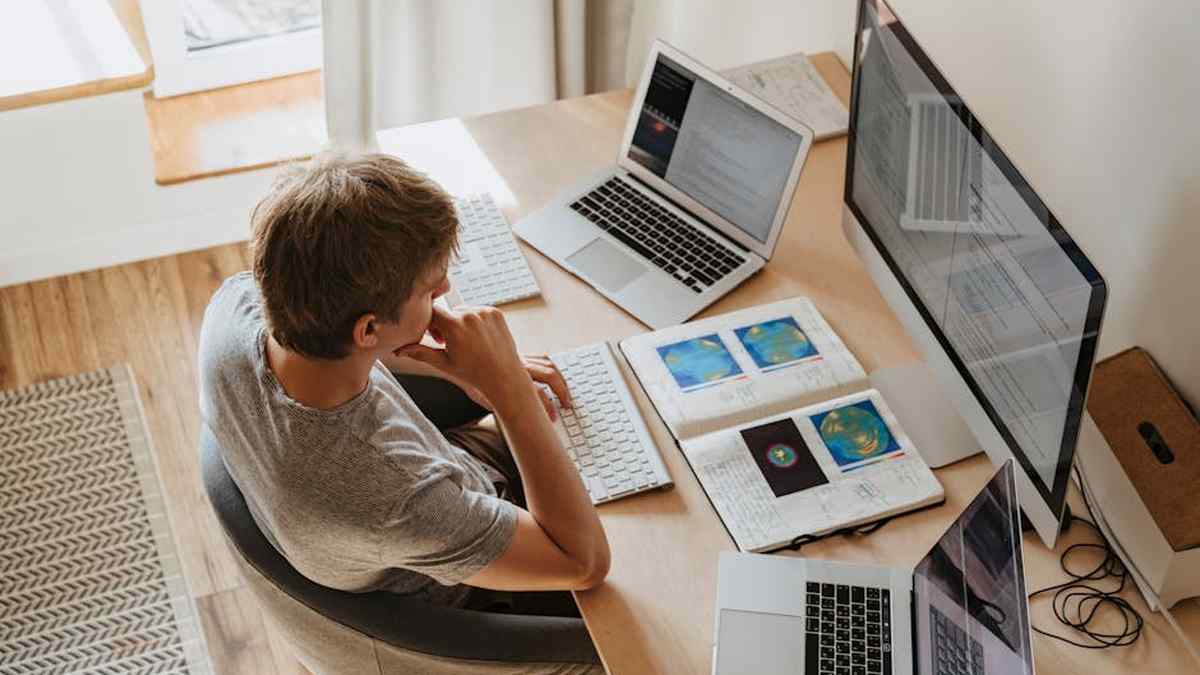 Jira Software vs. Linear.app: Project Tracking for High-Growth US Software Development Teams. - Featured Image