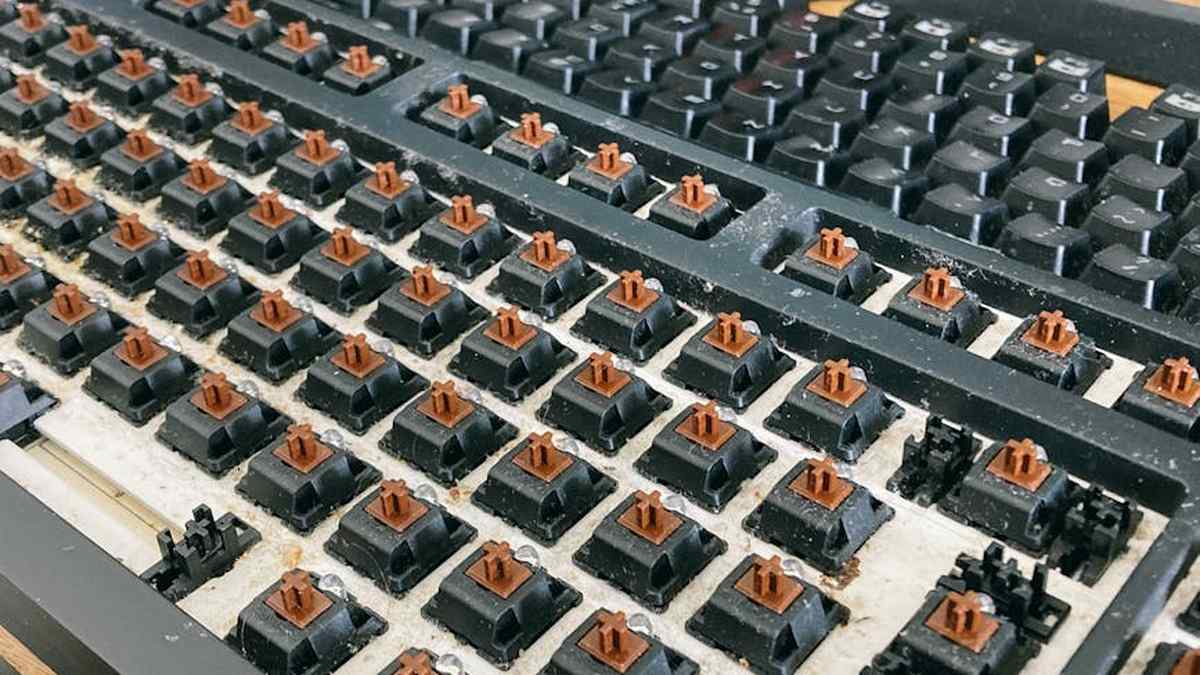 Mechanical Keyboards with Hot-Swappable Switches for Customization Enthusiasts - Featured Image
