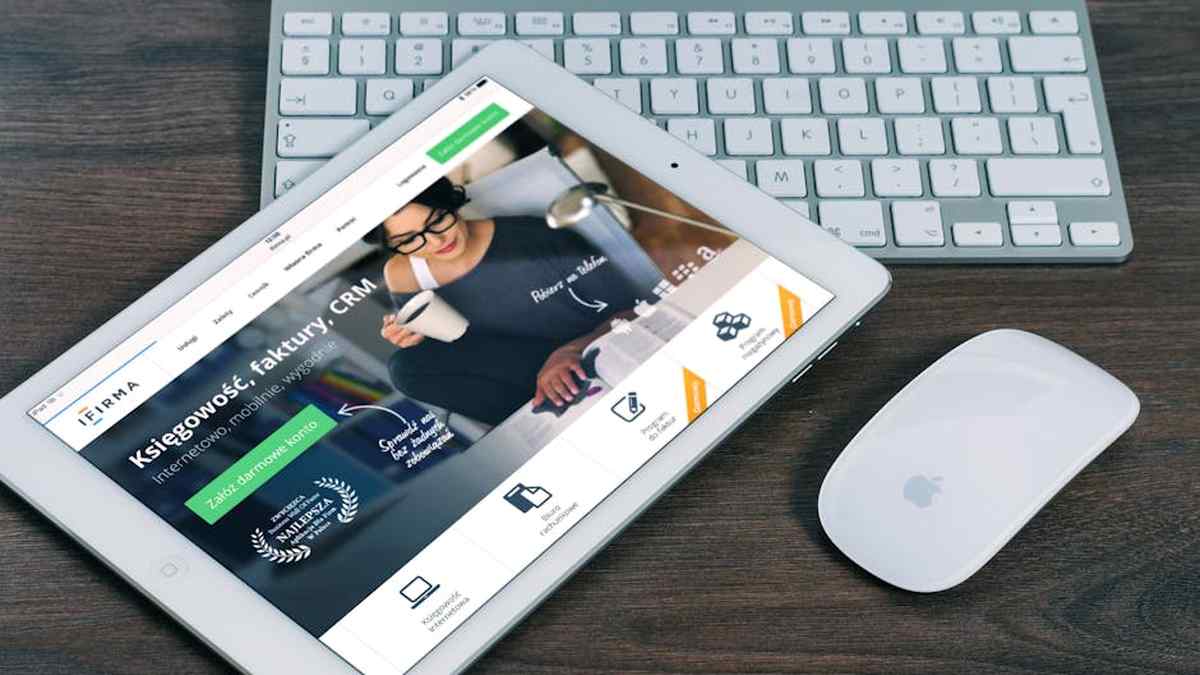 Monday CRM Review: Does it Compete with Dedicated CRM Solutions for US Businesses? - Featured Image