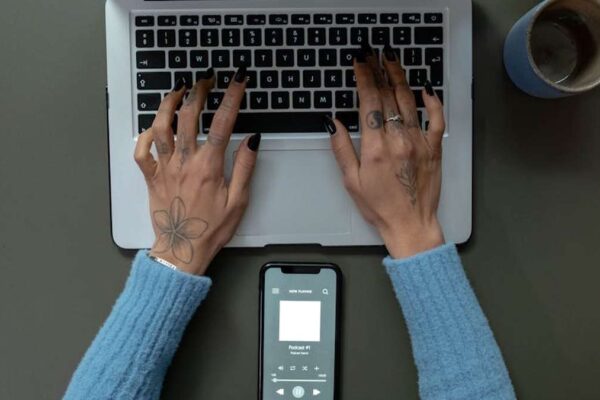 Monetizing a niche podcast through premium subscriptions for US listeners. - Featured Image