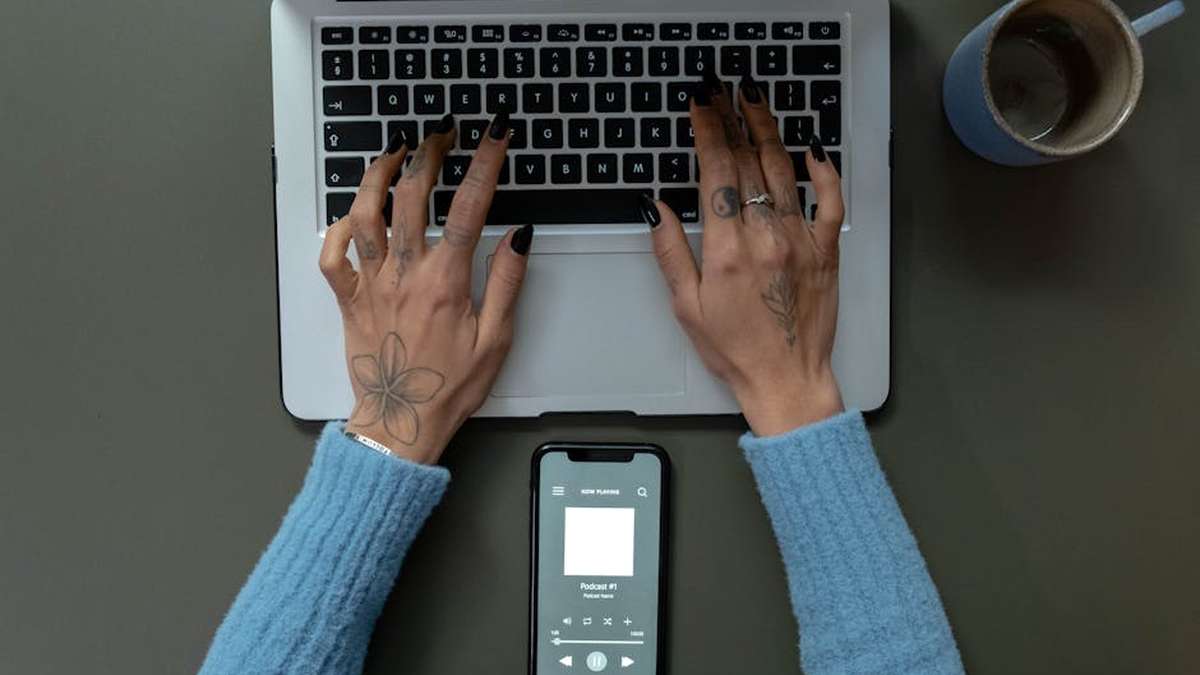 Monetizing a niche podcast through premium subscriptions for US listeners. - Featured Image