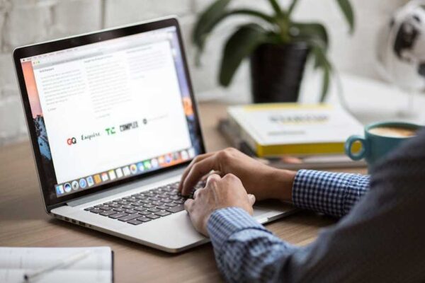 Monetizing a niche Substack newsletter with paid tiers for US professional audiences. - Featured Image