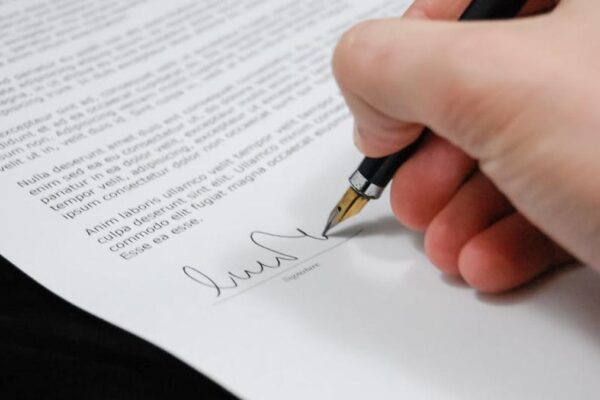 Navigating FTC Endorsement Guidelines for US Influencer Marketing Campaigns - Featured Image