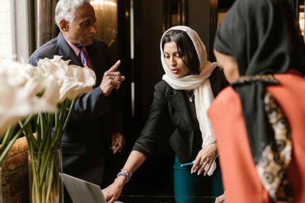 Negotiating multi-figure brand deals with US corporations as a micro-influencer. - Featured Image