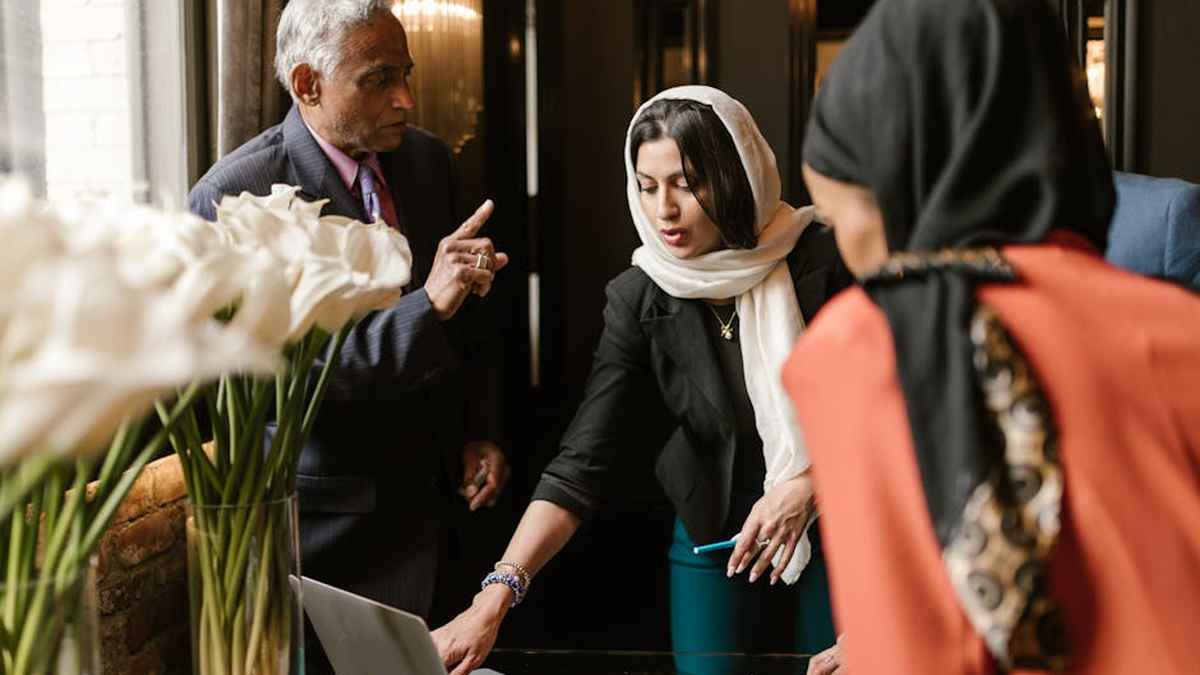 Negotiating multi-figure brand deals with US corporations as a micro-influencer. - Featured Image