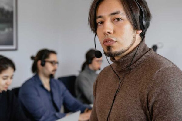 Optimizing Call Center Operations with AI-Powered Call Routing and Transcription for US Businesses. - Featured Image