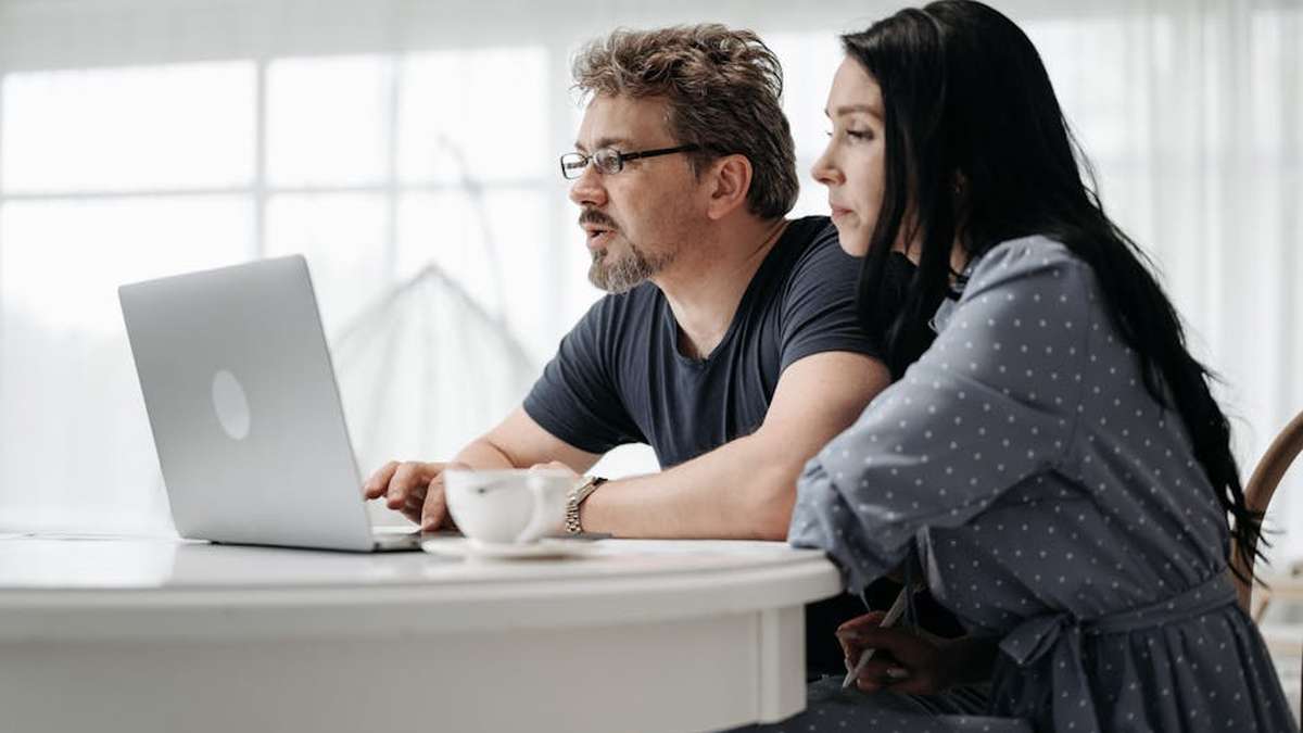 Optimizing Your Upwork Profile for High-Ticket SaaS Consulting Gigs in the US Market - Featured Image