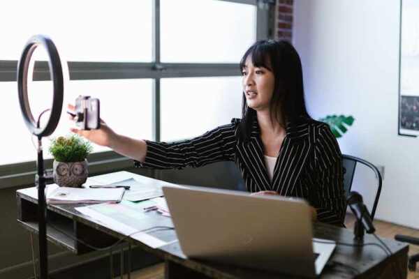 Professional Webcams for Remote Work: 1080p vs. 4K, Low Light Performance - Featured Image