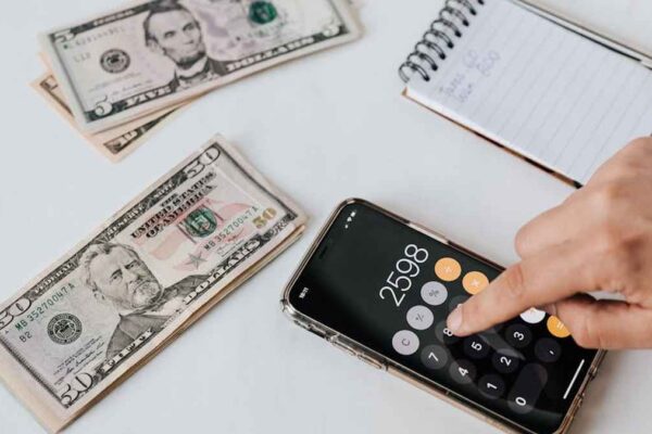 QuickBooks Payroll vs. ADP Payroll: Which Service Best Suits US Small Businesses? - Featured Image