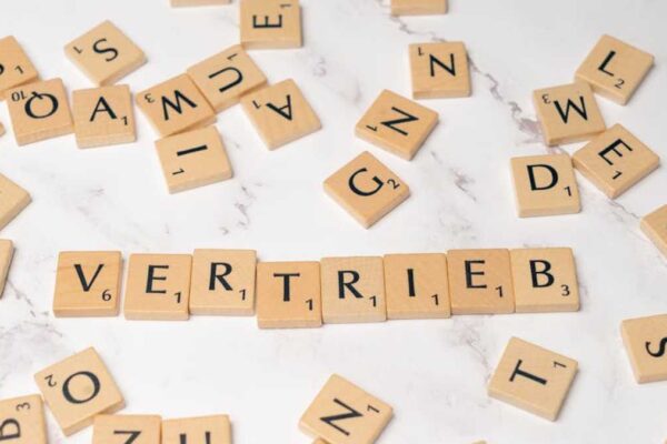 Salesforce Sales Cloud Enterprise vs. Microsoft Dynamics 365 Sales: ROI for Mid-Market B2B Companies in the US. - Featured Image