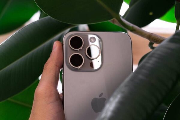 Samsung Galaxy S24 Ultra vs. iPhone 15 Pro Max Camera Features Deep Dive - Featured Image
