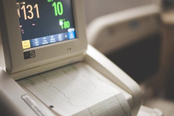 Smartwatches with Advanced Health Monitoring for Seniors: Fall Detection and ECG - Featured Image