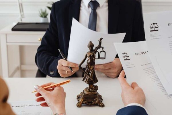 The importance of non-solicitation clauses in client contracts for US digital agencies. - Featured Image