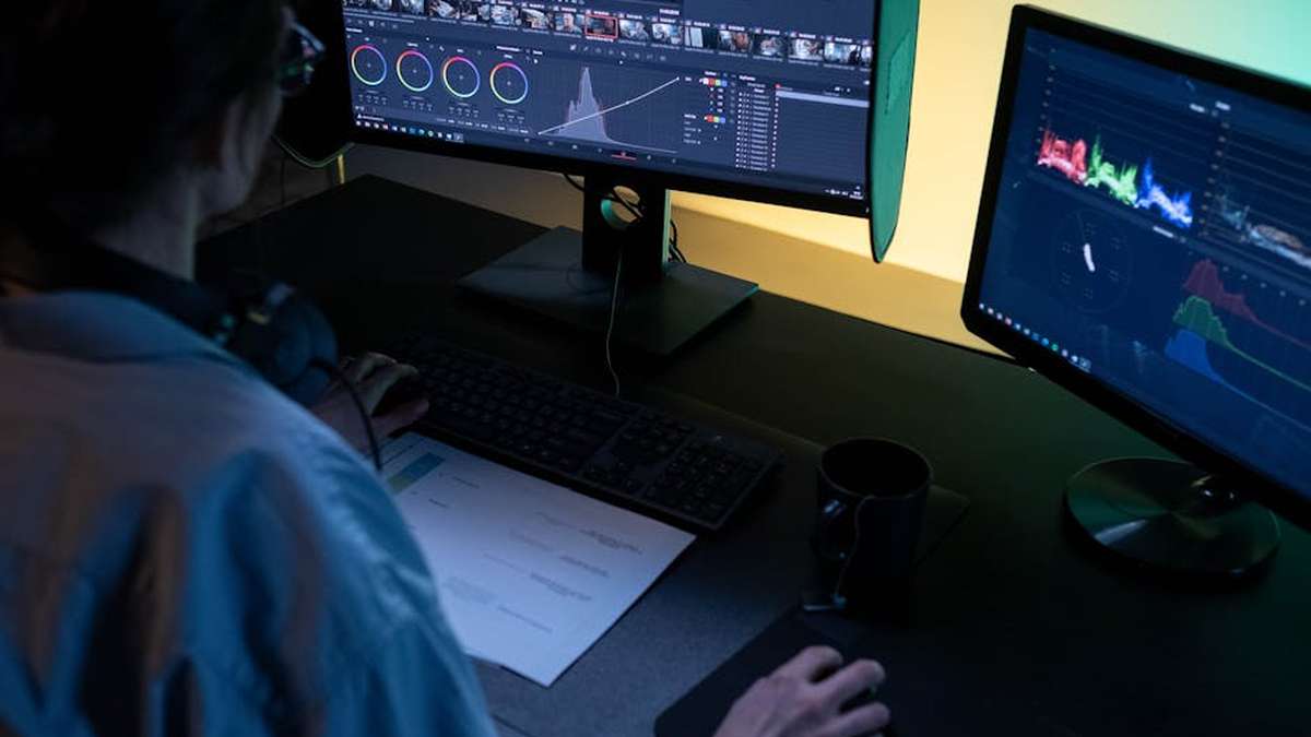 Ultra-Wide Monitors for Professional Video Editors: Aspect Ratios and Color Accuracy - Featured Image