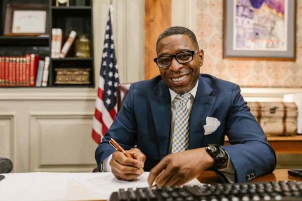 Understanding net neutrality implications for US digital service providers and content creators. - Featured Image