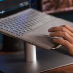 Wi-Fi 7 Mesh Systems vs. High-End Wi-Fi 6E: Latency & Throughput Performance for Large Smart Homes with 50+ Connected Devices - Featured Image